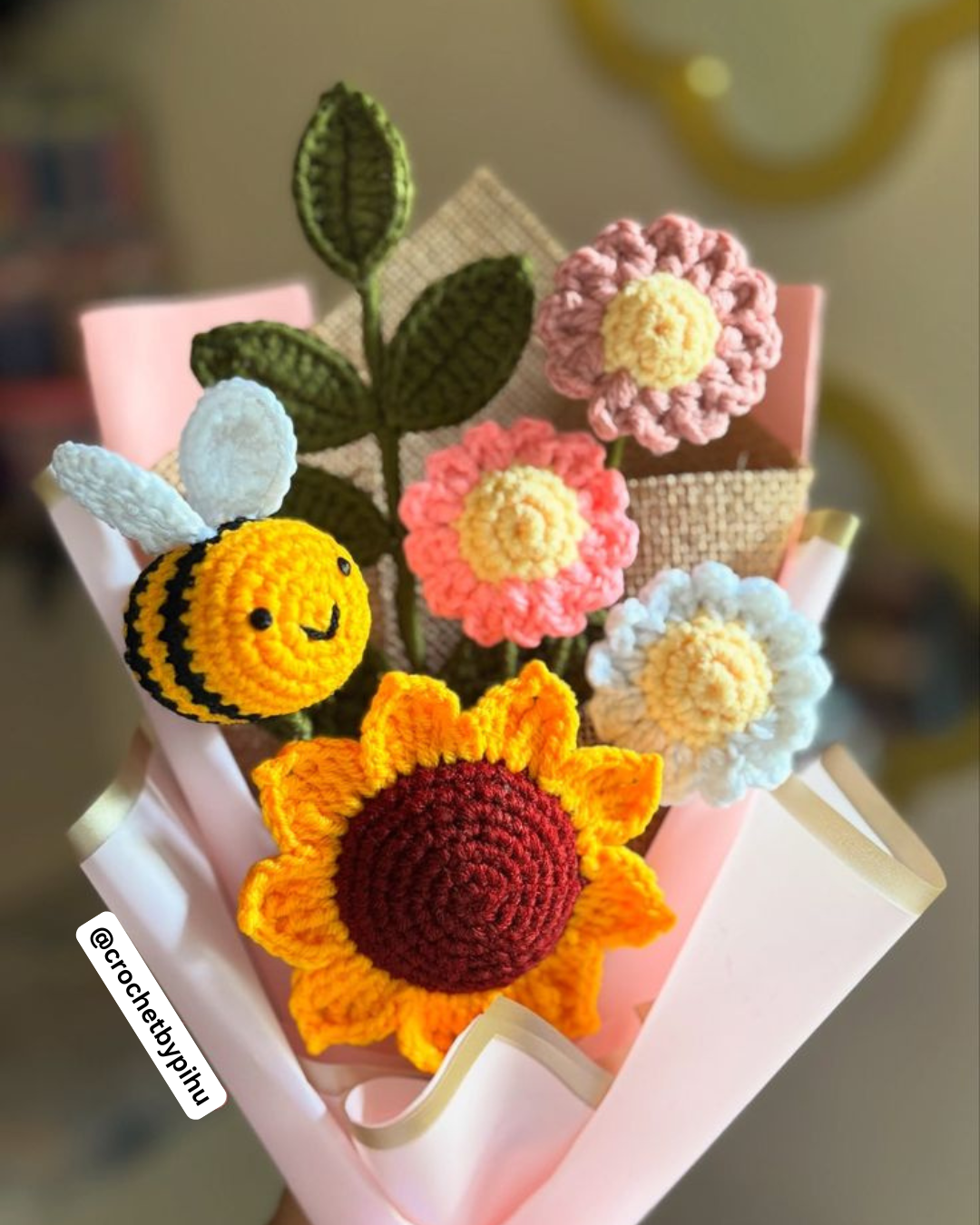 Handmade Crochet Flower & Bee Bouquet – Amigurumi Floral Gift Bouquet | Crochet By Pihu - Crochet By Pihu
