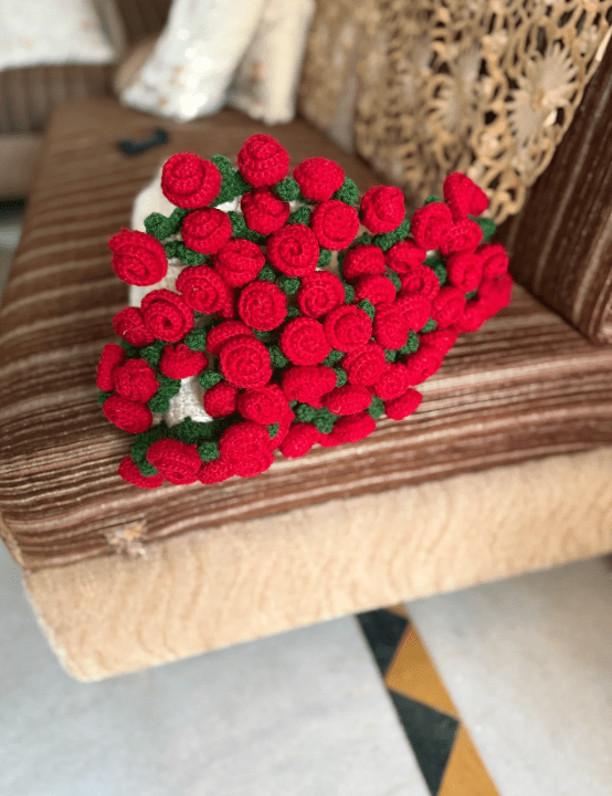 Handmade Crochet Rose Border Round Blanket | Crochet By Pihu - Crochet By Pihu