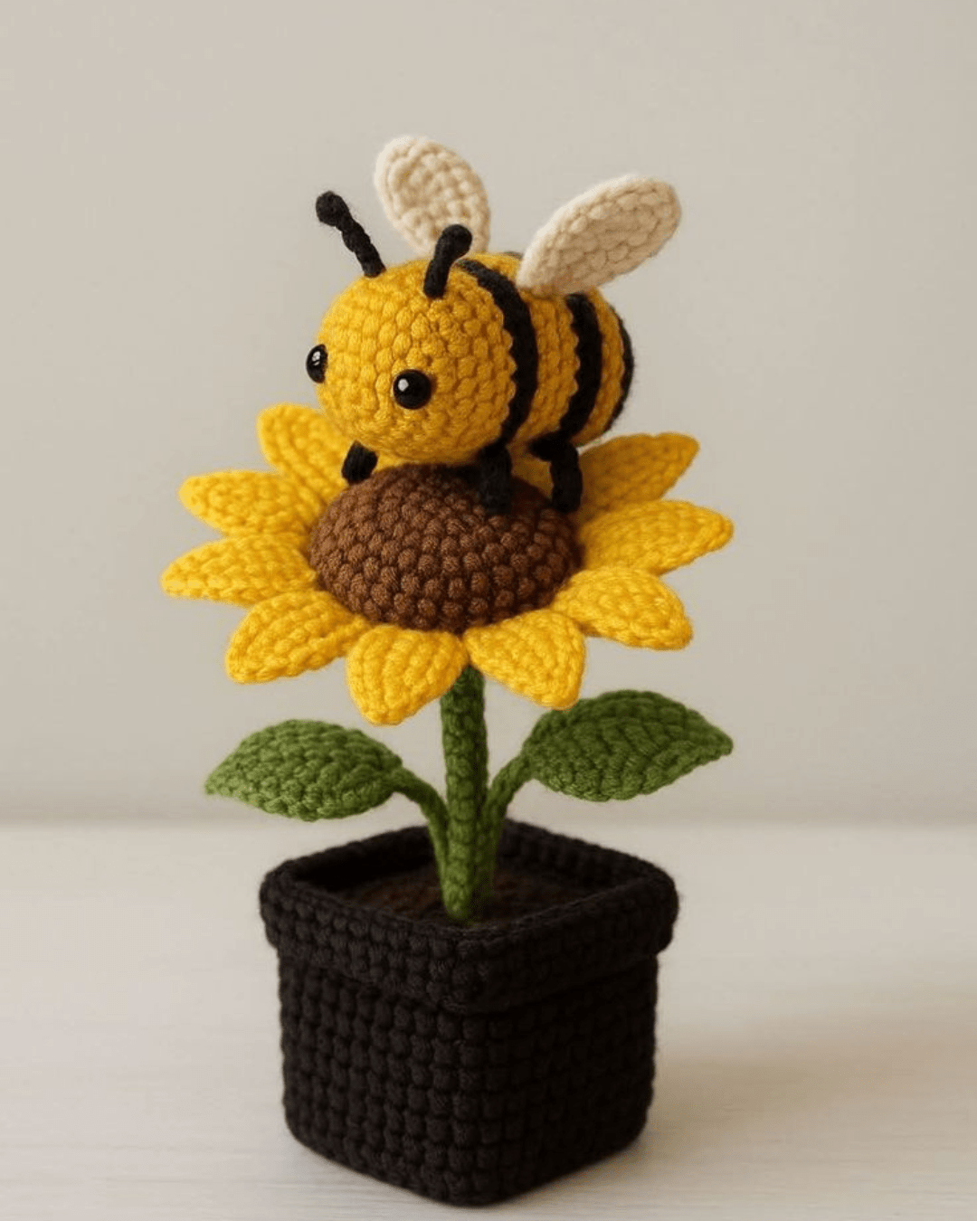Handmade Crochet Sunflower Bee Pot – Amigurumi Desk Decor | Crochet By Pihu - Crochet By Pihu